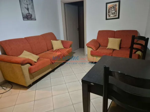 Shqiperi, jepet me qera apartament 1+1+Ballkon Kati 3, 55 m² 450 € (Rruga Frosina Plaku)