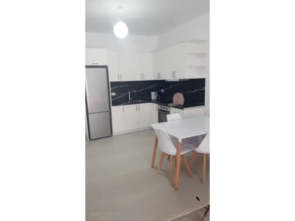 Tirane, jepet me qera apartament 2+1 Kati 4, 115 m² 750 € (qsut tek asl)