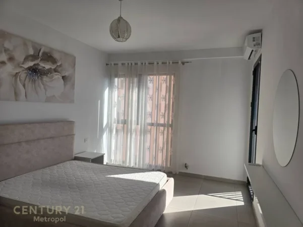 Tirane, jepet me qera apartament 2+1 Kati 4, 115 m² 750 € (qsut tek asl)