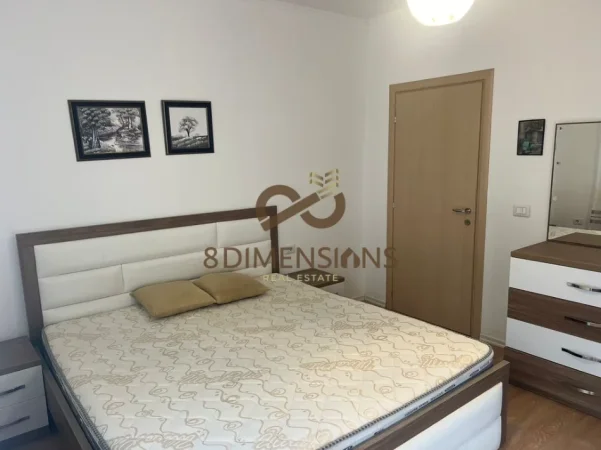 Jepet me qera Apartament 3+1 ne Kodren e Diellit (D8243A-24)