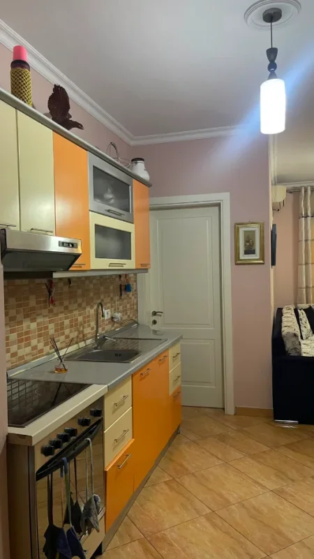 Tirane, jepet me qera apartament 2+1 Kati 4, 90 m² 500 € (ASTIR)
