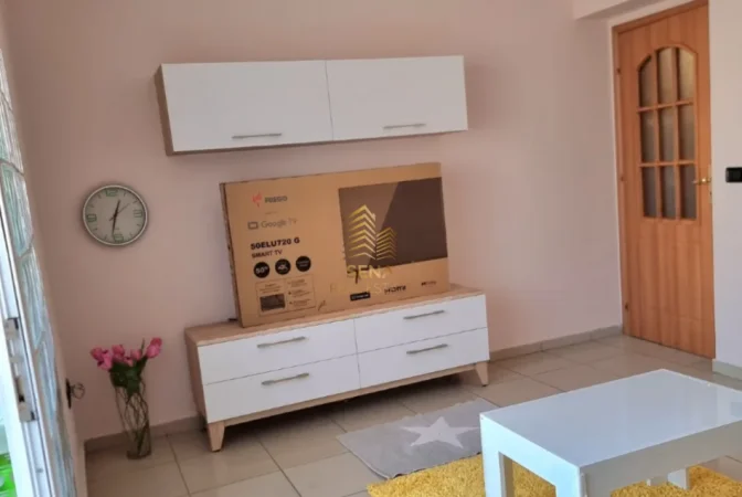 Tirane, jepet me qera apartament 2+1+Ballkon Kati 1, 90 m² 480 € (Ali Demi)