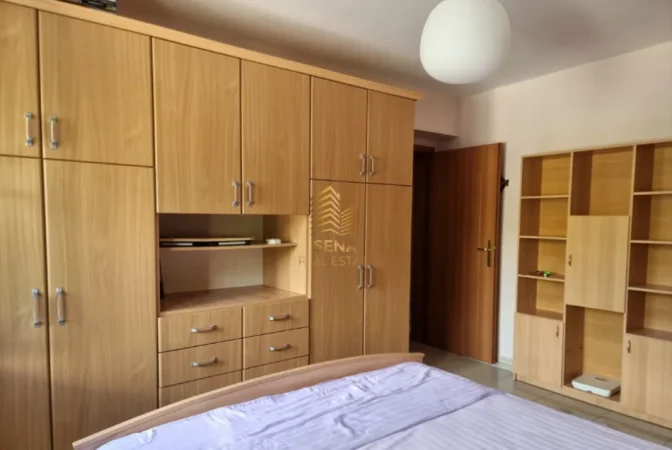 Tirane, jepet me qera apartament 2+1+Ballkon Kati 1, 90 m² 480 € (Ali Demi)