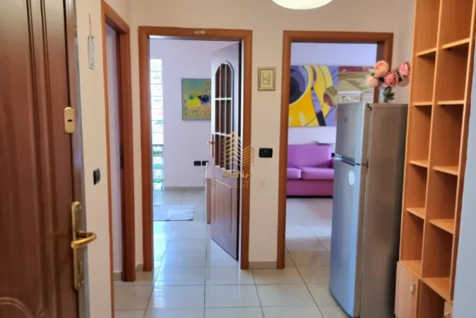 Tirane, jepet me qera apartament 2+1+Ballkon Kati 1, 90 m² 480 € (Ali Demi)