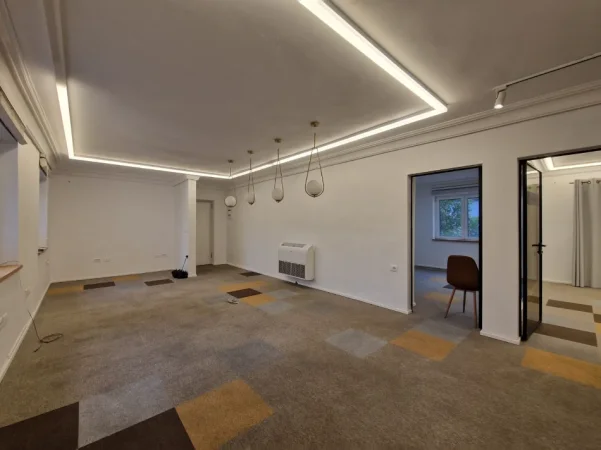 Tirane, jepet me qera zyre Kati 2, 130 m² 1.350 € (RRUGA E DURRESIT)