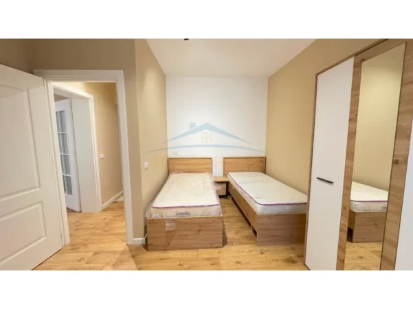 Tirane, jap me qera apartament 2+1 Kati 4, 93 m² 750 € (Brryl , Tirane,)