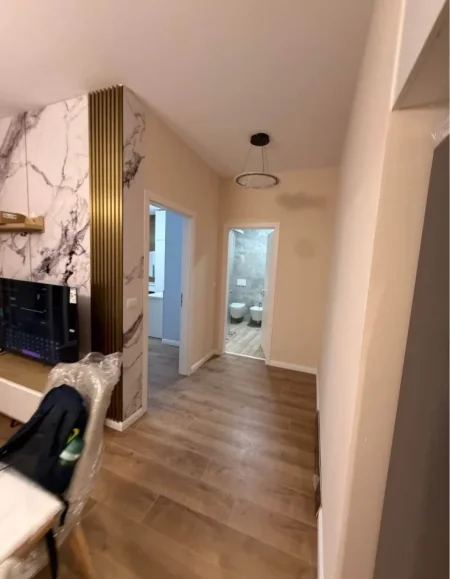 Tirane, jepet me qera apartament 1+1+Ballkon Kati 8, 650 m² 650 € (Zog i Zi)