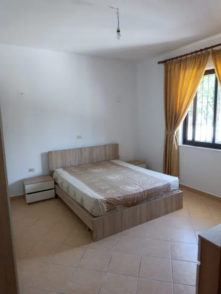 Tirane, jepet me qera apartament 2+1 Kati 1, 90 m² 450 € (Rruga Njazi Meka)