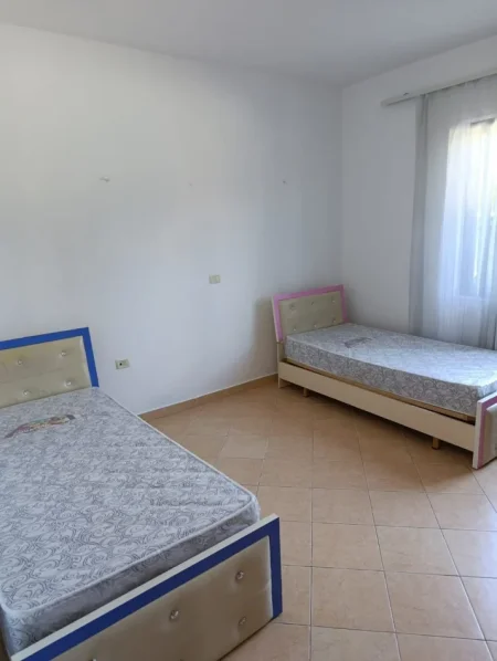 Tirane, jepet me qera apartament 2+1 Kati 1, 90 m² 450 € (Rruga Njazi Meka)