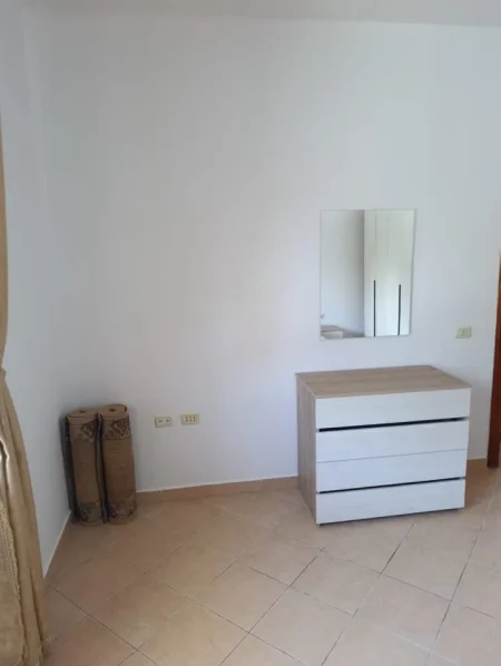 Tirane, jepet me qera apartament 2+1 Kati 1, 90 m² 450 € (Rruga Njazi Meka)