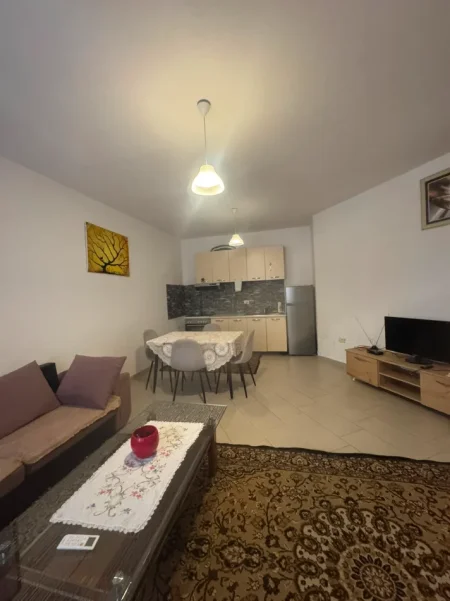 Tirane, jepet me qera apartament 1+1+Ballkon Kati 3, 65 m² 400 € (ASTIR)