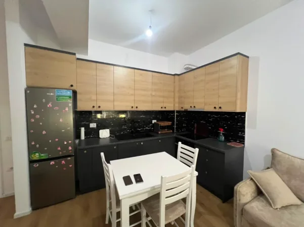 Tirane, jepet me qera apartament 1+1 Kati 3, 48 m² 400 € (Kompleksi Kaimi,Ali Demi)
