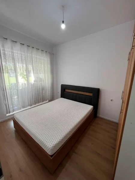 Tirane, jepet me qera apartament 1+1 Kati 3, 48 m² 400 € (Kompleksi Kaimi,Ali Demi)