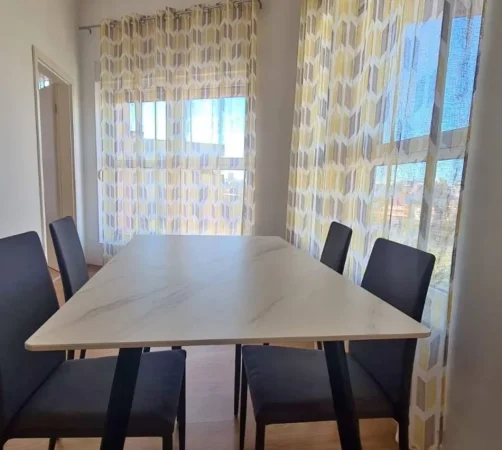 Tirane, jepet me qera apartament 1+1 Kati 1, 57 m² 400 € (ALI DEMI)