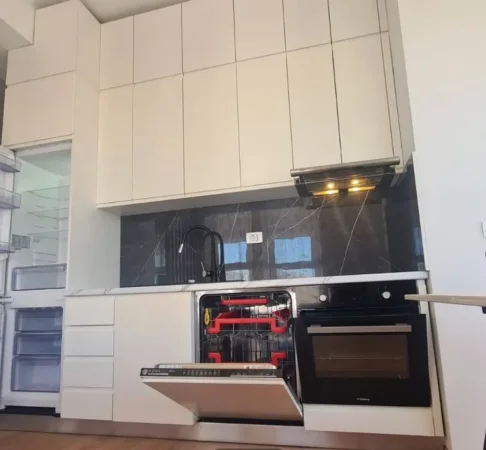 Tirane, jepet me qera apartament 1+1 Kati 1, 57 m² 400 € (ALI DEMI)