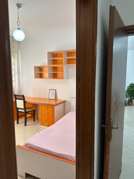 Tirane, jepet me qera apartament 3+1+Ballkon Kati 3, 115 m² 520 € (Rruga aleksandri i madh)