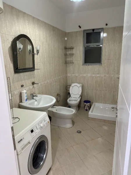Tirane, jepet me qera apartament 3+1+Ballkon Kati 3, 115 m² 520 € (Rruga aleksandri i madh)