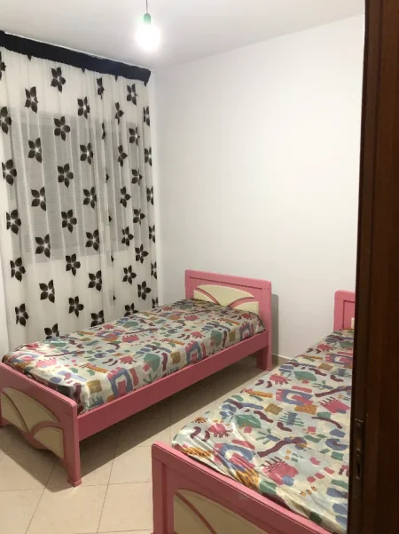 Tirane, jepet me qera apartament 3+1+Ballkon Kati 3, 115 m² 520 € (Rruga aleksandri i madh)
