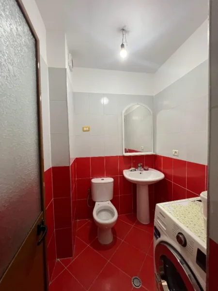 Tirane, jepet me qera apartament 2+1 Kati 2, 115 m² 600 € (Don Bosko)