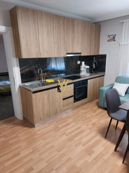 Tirane, jepet me qera apartament 1+1+Ballkon Kati 4, 60 m² 520 € (SHKOLLA E BALETIT)