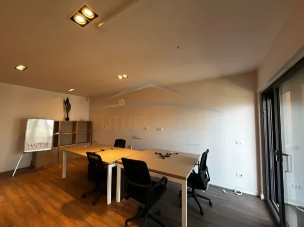 Tirane, shitet apartament 3+1+Ballkon Kati 9, 166 m² 498.450 € (Ring Center,Zogu i Zi)