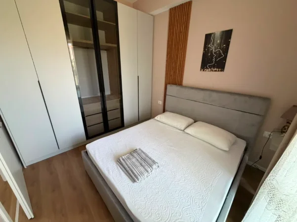 Tirane, jepet me qera apartament 1+1 Kati 2, 58 m² (Ali Demi)