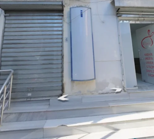Tirane, jepet me qera ambjent biznesi Kati 1, 250 € 