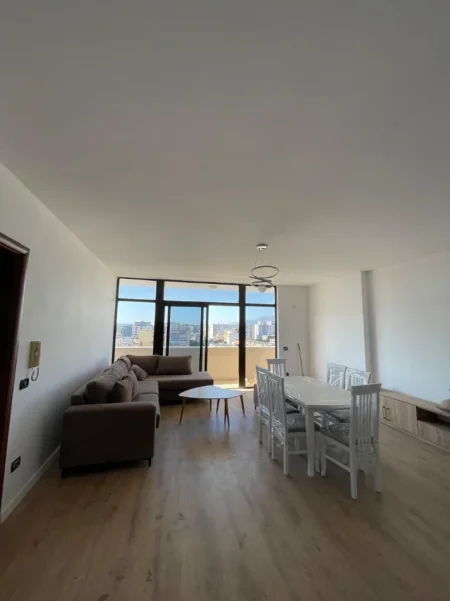 Tirane, jepet me qera apartament 2+1+Ballkon Kati 7, 120 m², Rruga e Kavajes, prane Globe, 65.000 Leke/muaj