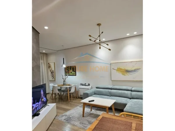 Tirane, jepet me qera apartament 1+1 Kati 1, 58 m² (kopshti botanik)
