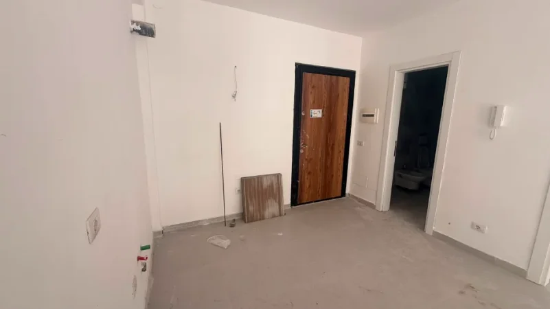Tirane, jepet me qera apartament 1+1 , 52 m² 400 € (Univers City)