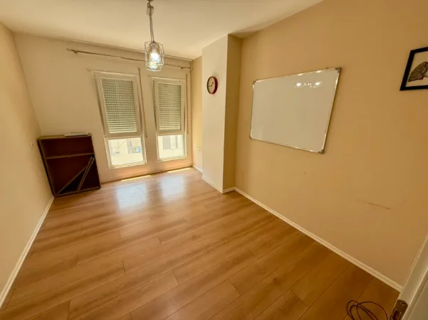 Tirane, jepet me qera apartament 2+1 Kati 4, (5 MAJI)