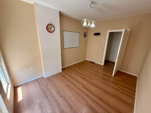 Tirane, jepet me qera apartament 2+1 Kati 4, (5 MAJI)
