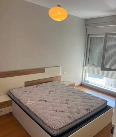 Tirane, jepet me qera apartament 1+1 , 75 m² 600 € 