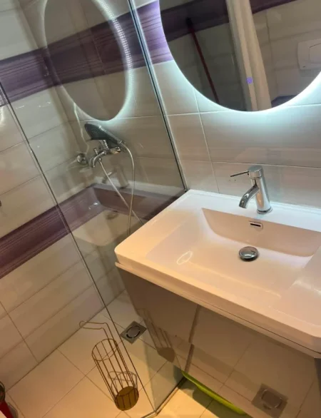Tirane, jepet me qera apartament 1+1 , 75 m² 600 € 