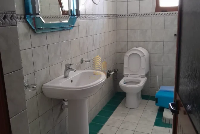 Tirane, jepet me qera apartament 1+1 Kati 2, 50 m² 350 € (Jordan Misja)