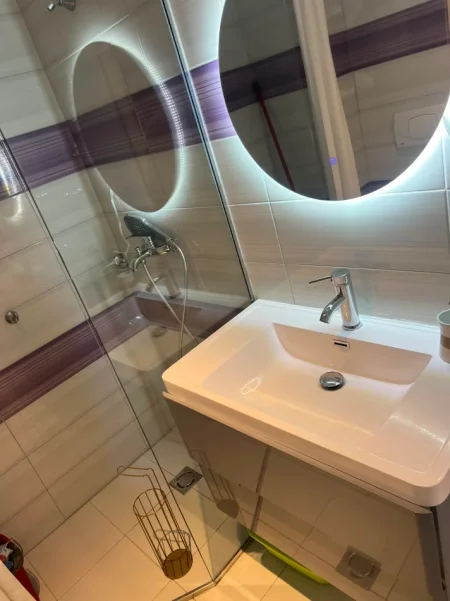 Tirane, jepet me qera apartament 1+1 Kati 6, 67 m² 600 € (Kompleks Magnet 21 Dhjetori)