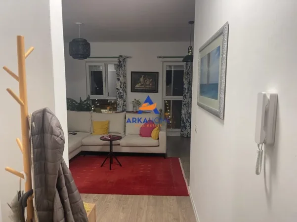 Tirane, jepet me qera apartament 2+1+Ballkon Kati 7, 86 m² 535 € 