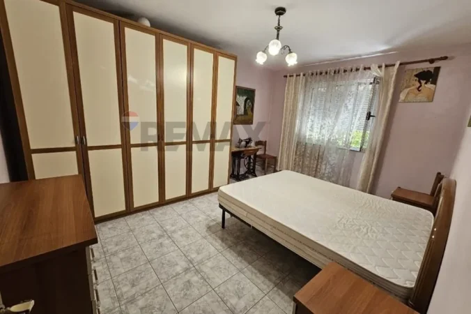 Tirane, shes apartament 2+1+Ballkon Kati 2, 140.000 € (Xhanfize keko)
