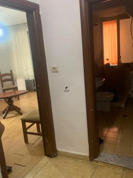 Tirane, jepet me qera apartament 1+1 Kati 1, 75 m² 400 € (RRUGA BARDHYL)