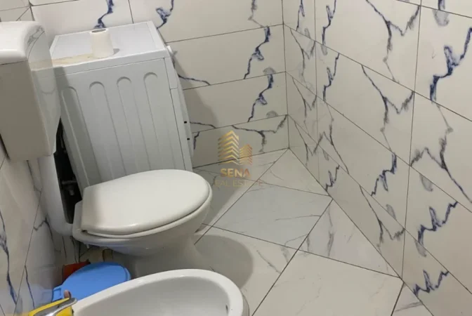 Tirane, jepet me qera apartament 1+1 Kati 1, 70 m² 350 € (Laprake)
