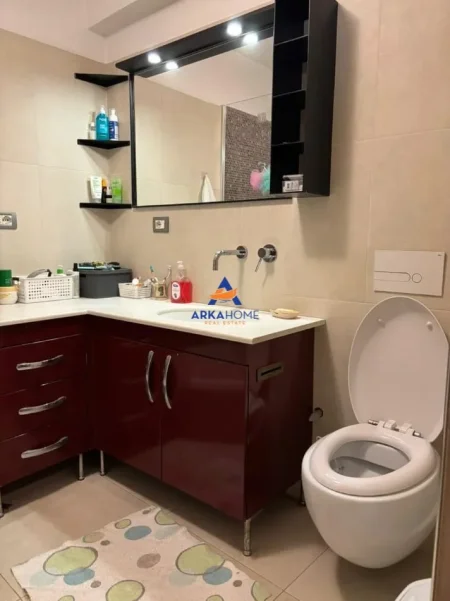 Tirane, jepet me qera apartament 3+1+Ballkon Kati 6, 125 m² 1.000 € 
