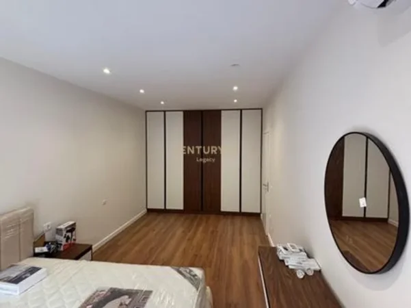 Tirane, jepet me qera apartament 1+1+Ballkon Kati 2, 75 m² 650 € (brryli)