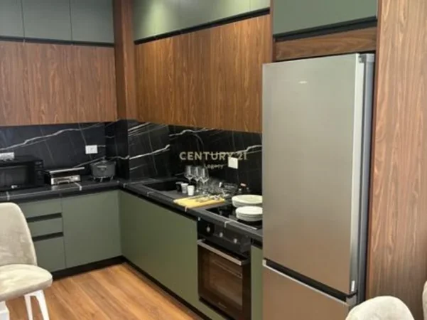 Tirane, jepet me qera apartament 1+1+Ballkon Kati 2, 75 m² 650 € (brryli)