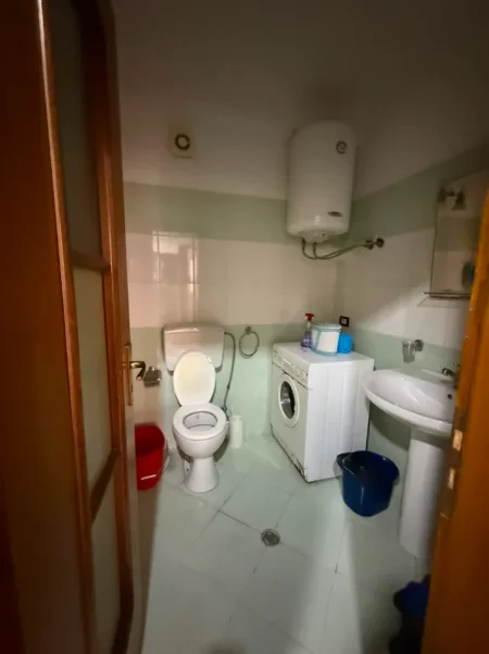 Durres, jepet me qera apartament 2+1 Kati 2, 500 € (Gjykata)