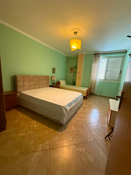 Durres, jepet me qera apartament 2+1 Kati 2, 500 € (Gjykata)