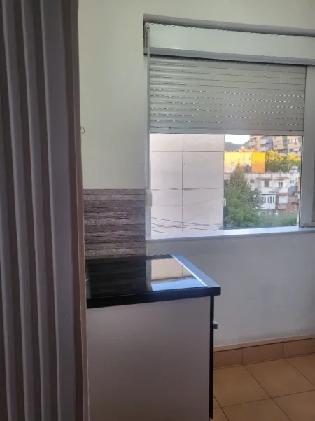 Tirane, apartament 1+1+Ballkon Kati 4, 59 m² 129.000 € (Kongresi i Lushnjes, Ish parku i autobuzeve)