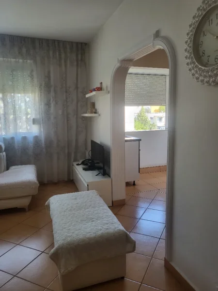 Tirane, apartament 1+1+Ballkon Kati 4, 59 m² 129.000 € (Kongresi i Lushnjes, Ish parku i autobuzeve)