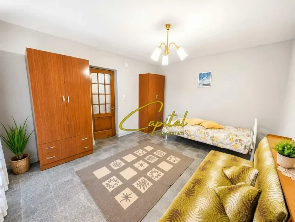 Tirane, jepet me qera apartament 2+1 Kati 1, 90 m² 500 € (ALI DEMI)