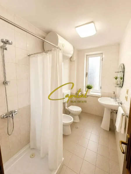 Tirane, jepet me qera apartament 2+1 Kati 1, 90 m² 500 € (ALI DEMI)
