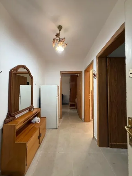 Tirane, jepet me qera apartament 2+1 Kati 5, 81 m² 500 € (Mozaiku i Tiranes ,21 Dhjetori)